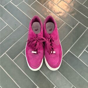 Fuchsia pink Nike Air Force 1’s sage low